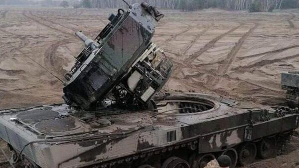 Leopard 2 tank damaged during training by Ukrainian forces in western Poland. - اسپوتنیک ایران  
