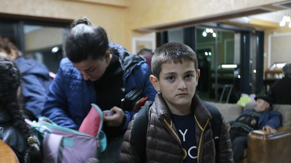 Беженцы из Нагорного Карабаха в Горисе - اسپوتنیک ایران  