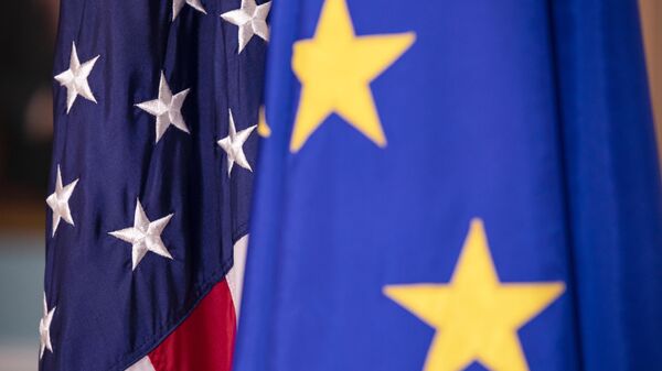 Флаги Европейского Союза и Соединенных Штатов на выставке - اسپوتنیک ایران  