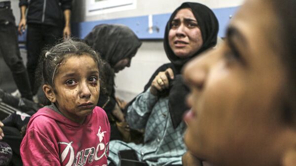Раненые в больнице аль-Шифа после удара по больнице Аль-Ахли в Газе  - اسپوتنیک ایران  