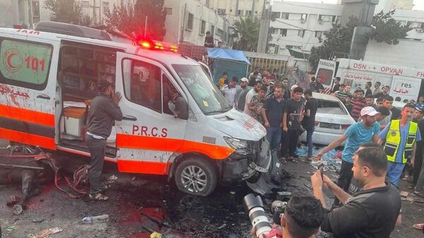 آمبولانس هدف قرار گرفته در غزه  توسط ارتش اسرائیل - اسپوتنیک ایران  