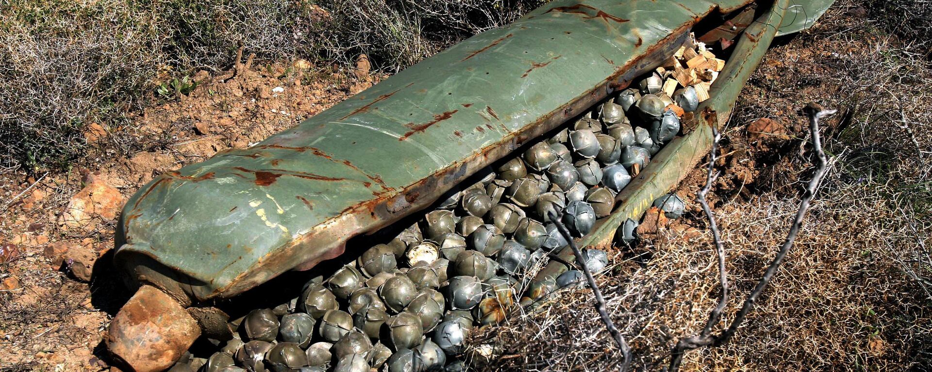 Израильская кассетная бомба, сброшенная на Ливан  - اسپوتنیک ایران  , 1920, 10.11.2023