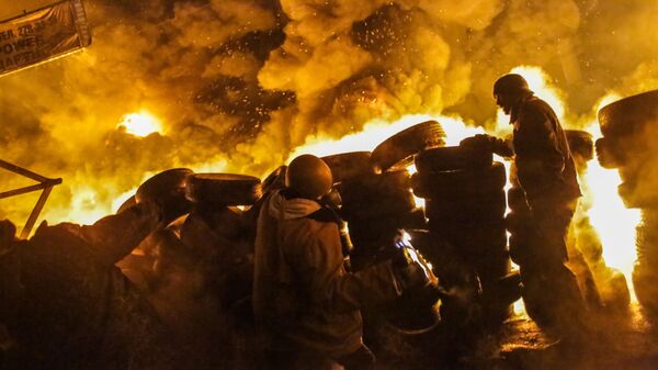 Столкновения протестующих с милицией в центре Киева - اسپوتنیک ایران  