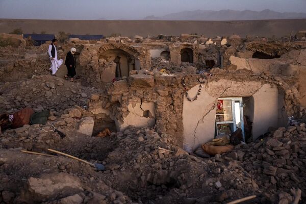 زمین لرزه افغانستان که دست کم 2000 نفر را به کام مرگ کشاند. - اسپوتنیک ایران  
