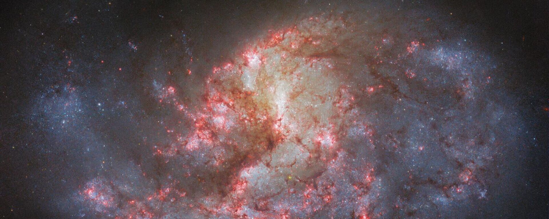 Спиральная галактика NGC 1385, находящаяся примерно в 30 миллионах световых лет от Земли - اسپوتنیک ایران  , 1920, 20.12.2023