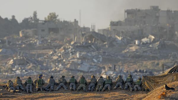 Израильские солдаты занимают позиции возле границы с сектором Газа на юге Израиля - اسپوتنیک ایران  