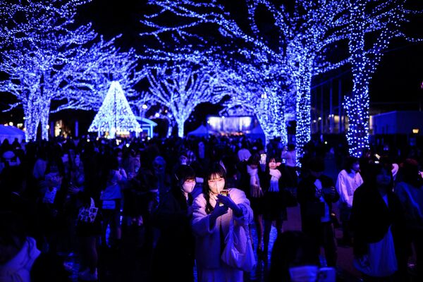 تزیینان کریسمس و سال نو در توکیو. - اسپوتنیک ایران  