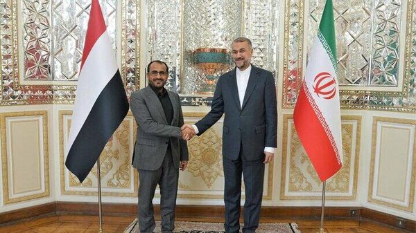 دیدار رئیس هیات مذاکره‌ کننده دولت نجات ملی یمن و وزیر خارجه ایران - اسپوتنیک ایران  