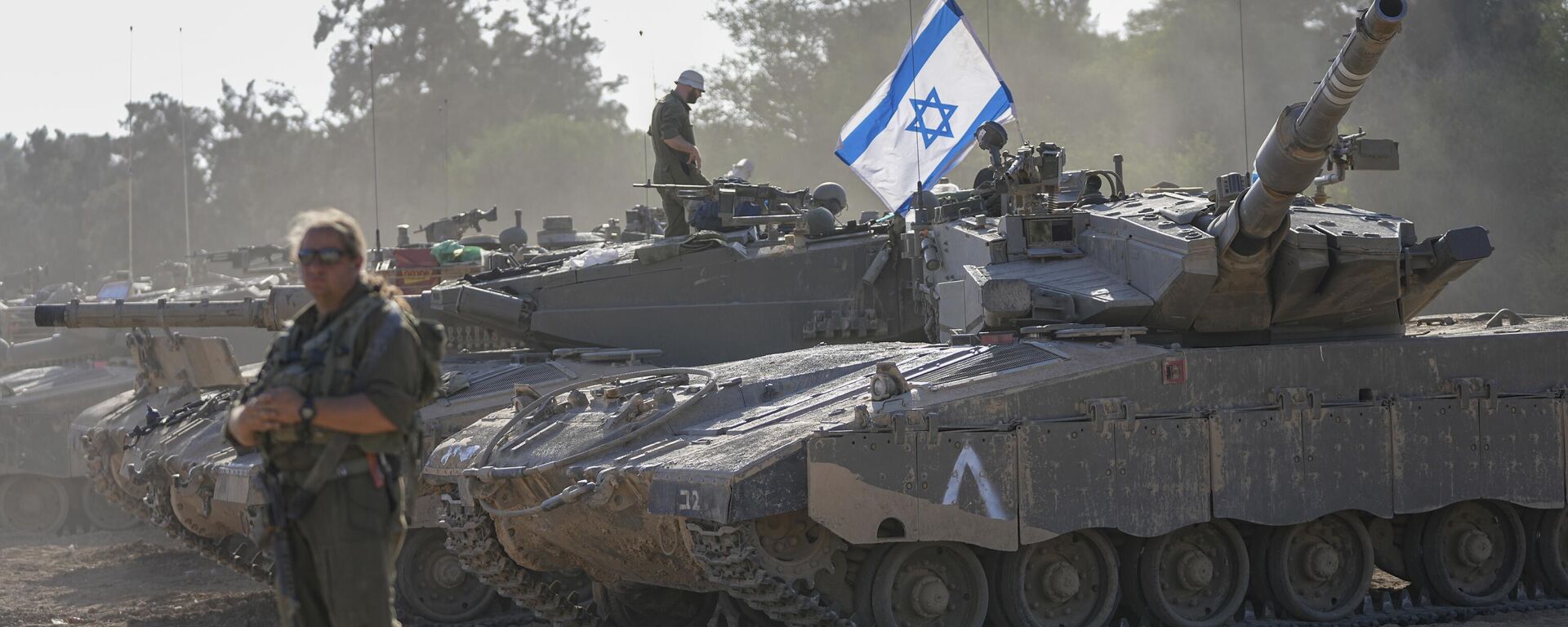 Израильские солдаты работают с танком недалеко от границы с сектором Газа, Израиль - اسپوتنیک ایران  , 1920, 02.06.2024