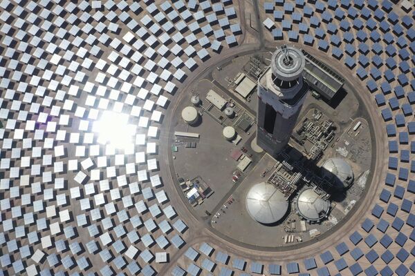 تصویر هوایی از Cerro Dominador، اولین نیروگاه حرارتی خورشیدی در آمریکای لاتین، در آنتوفاگاستا، شیلی. 23 نوامبر 2023 - اسپوتنیک ایران  