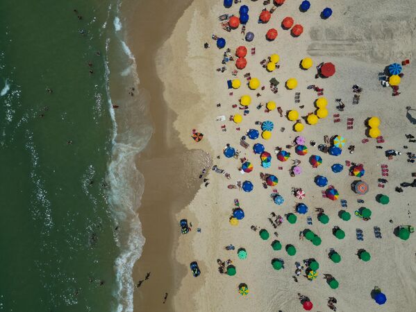 تصویر هوایی از ساحل ایپانما در ریودوژانیرو، برزیل. 10 نوامبر 2023 - اسپوتنیک ایران  