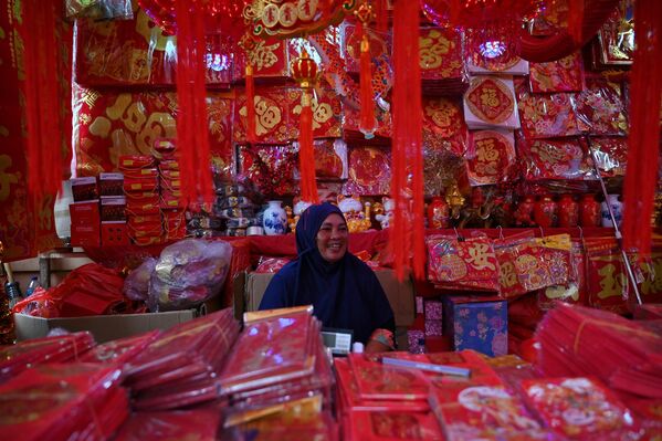 تهیه مقدمات سال نو به تقویم قمری در جاکارتا. - اسپوتنیک ایران  