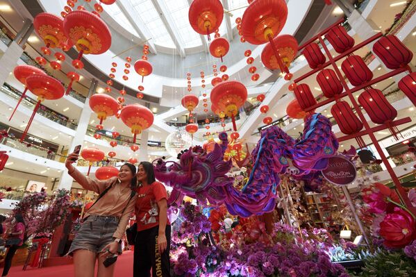 تهیه مقدمات سال نو به تقویم قمری در کوالالامپور مالزی. - اسپوتنیک ایران  