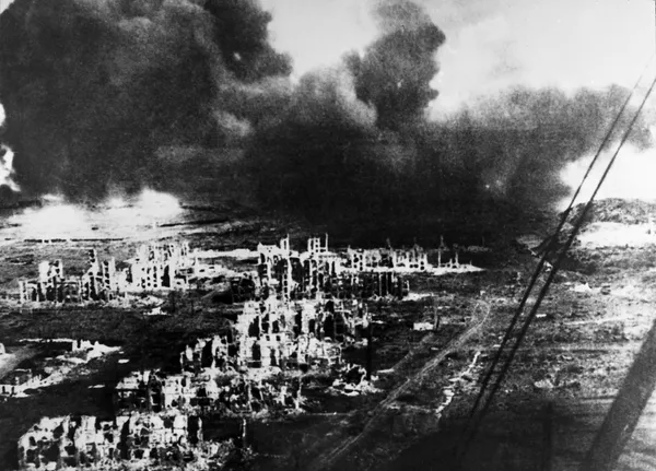 Руины Сталинграда, 17 июля 1942 г. - 2 февраля 1943 г. Руины Сталинграда, 17 июля 1942 г. - 2 февраля 1943 г.