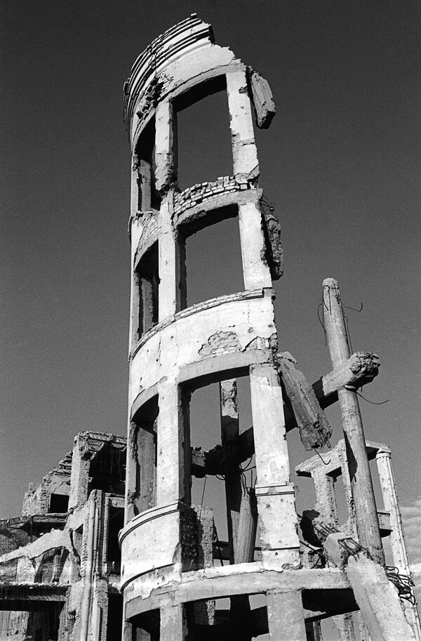 جنگ بزرگ میهنی 1941 - 1945 ساختمان مدرسه ای که در جریان نبرد استالینگراد ویران شد. - اسپوتنیک ایران  