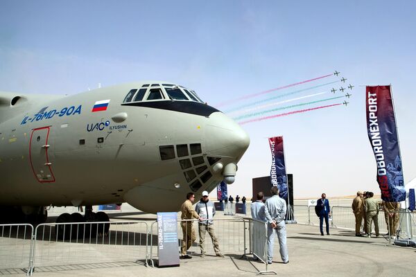 هواپیمای ترابری سنگین مدرنیزه شده &quot; ایل-76 ام دی-90 آ&quot; در دومین نمایشگاه دفاعی جهانی در ریاض. - اسپوتنیک ایران  