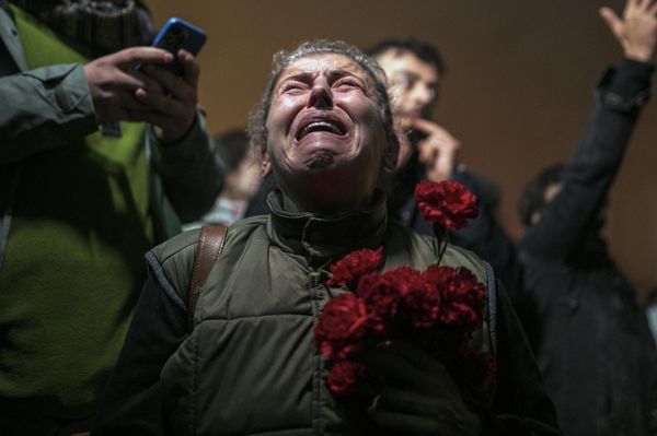 مراسم اولین سالگرد زلزله در آنتاکیا. یک دقیقه سکوت. - اسپوتنیک ایران  