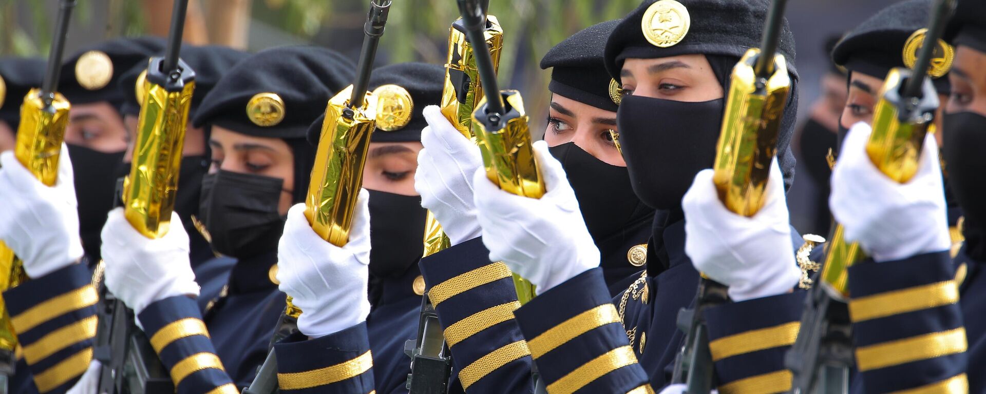 افسران پلیس زن گارد احترام  نیروهای مسلح عربستان سعودی در دومین نمایشگاه دفاعی جهانی (World Defense Show) در ریاض شرکت کردند. - اسپوتنیک ایران  , 1920, 07.02.2024