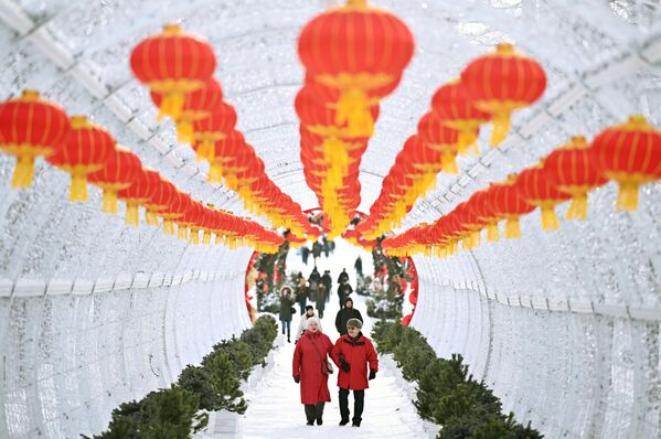 بازدیدکنندگان در جشنواره سال نو چینی در مسکو - اسپوتنیک ایران  