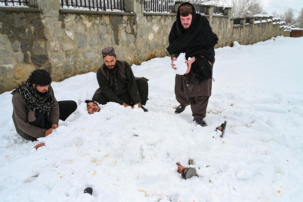 برف بازی در کابل  - اسپوتنیک ایران  