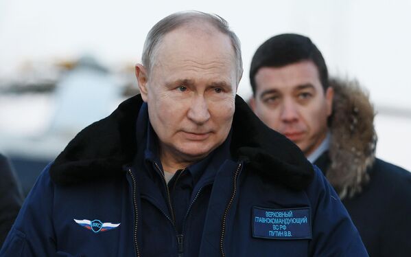 ولادیمیر پوتین، رئیس جمهور روسیه در قلمرو منطقه خدمات جاده ای چند منظوره بزرگراه M-12 &quot; ووستوک&quot;. - اسپوتنیک ایران  