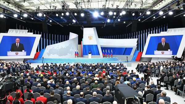  Президент РФ Владимир Путин обращается с посланием к Федеральному Собранию - اسپوتنیک ایران  