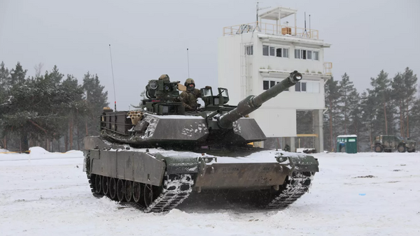 Танк M1A3 Abrams армии США во время учений. Архивное фото - اسپوتنیک ایران  