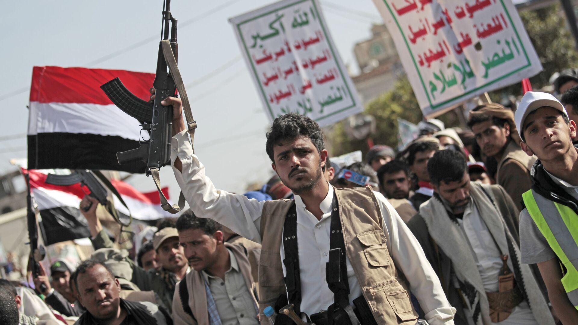 رهبر حوثی‌های یمن: انگلیس  قادر به سرنگونی موشک‌های ما نیست