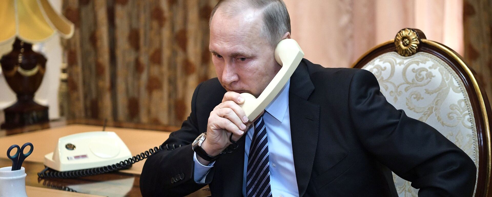 Президент России Владимир Путин во время телефонного разговора - اسپوتنیک ایران  , 1920, 20.03.2024