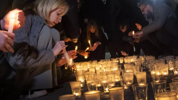 یادبود قربانیان عملیات تروریستی در کروکوس سیتی هال مسکو - اسپوتنیک ایران  