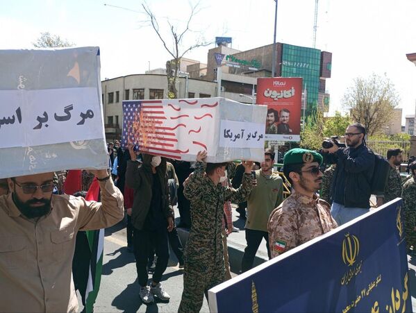 صبح امروز مردم تهران در مراسم راهپیمایی روز قدس 1403 شرکت کردند. - اسپوتنیک ایران  