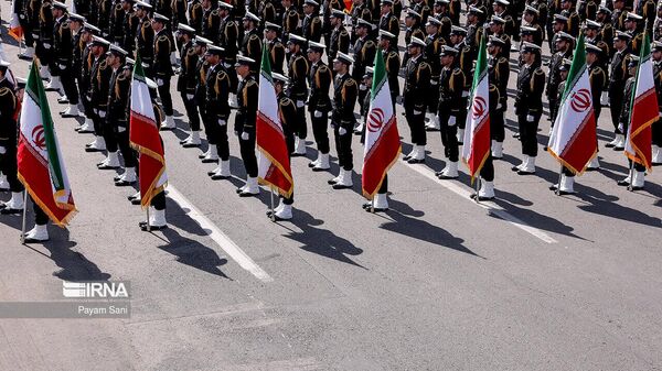 مراسم رژه ارتش به مناسبت ۲۹ فروردین روز ارتش و نیروی زمینی در ایران  - اسپوتنیک ایران  