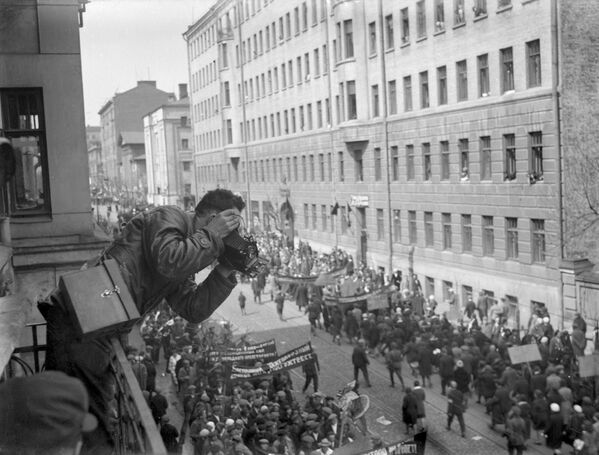 تظاهرات در خیابان های پایتخت روسیه. 1 مه 1932. - اسپوتنیک ایران  