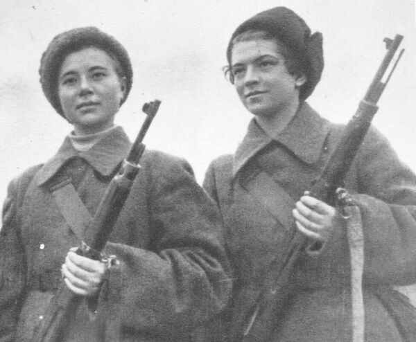 ماریا پولیوانوا و ناتالیا کوشووا،تک تیراندازان شوروی. 1942. - اسپوتنیک ایران  