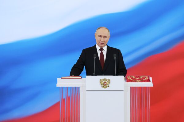 مراسم تحلیف ولادیمیر پوتین، رئیس جمهور منتخب روسیه روز 7 ماه مه سال 2024 میلادی در کاخ کرملین برگزار شد. - اسپوتنیک ایران  