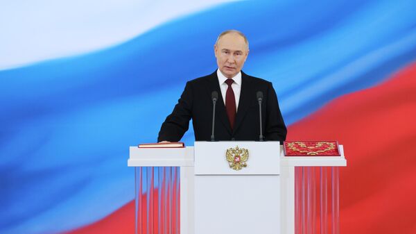 Избранный президент РФ Владимир Путин на церемонии инаугурации в Кремле - اسپوتنیک ایران  