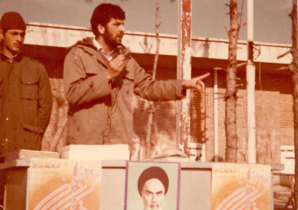 Сейед Эбрахим Раиси на фронте во время Ирано-иракской войны  - اسپوتنیک ایران  
