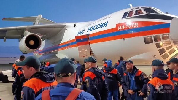 هواپیمای ترابری Il-76 وزارت شرایط اضطراری روسیه در فرودگاه ژوکوفسکی قبل از عزیمت به تبریز، ایران - اسپوتنیک ایران  