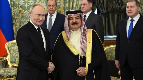 پادشاه بحرین در آغاز مذاکرات با ولادیمیر پوتین - اسپوتنیک ایران  