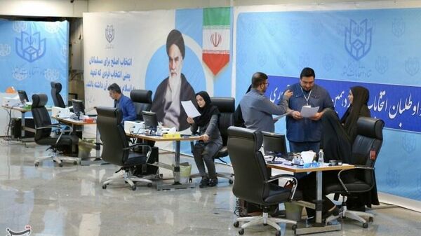 اولین روز ثبت‌نام نامزدهای انتخابات ریاست جمهوری ایران  - اسپوتنیک ایران  