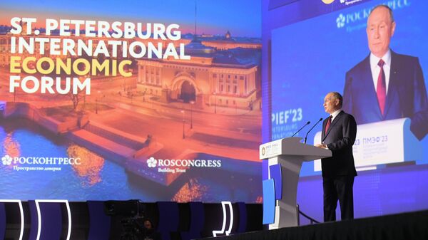 شرکت بیش از 17 هزار نفر از 136 کشور جهان در مجمع بین المللی اقتصادی سن پترزبورگ در روسیه - اسپوتنیک ایران  