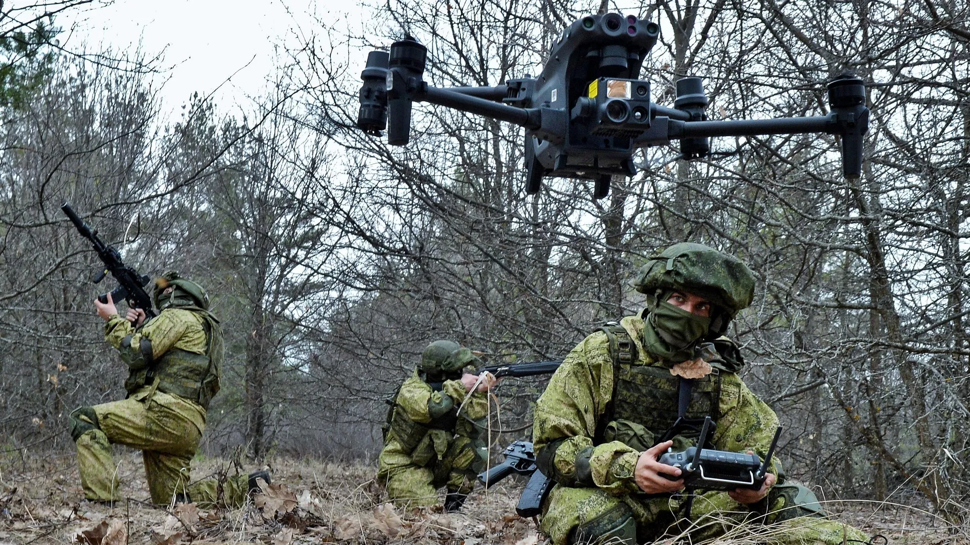 Военнослужащие боевого расчёта БПЛА проводят разведку местности на полигоне Минобороны РФ - اسپوتنیک ایران  , 1920, 25.06.2024