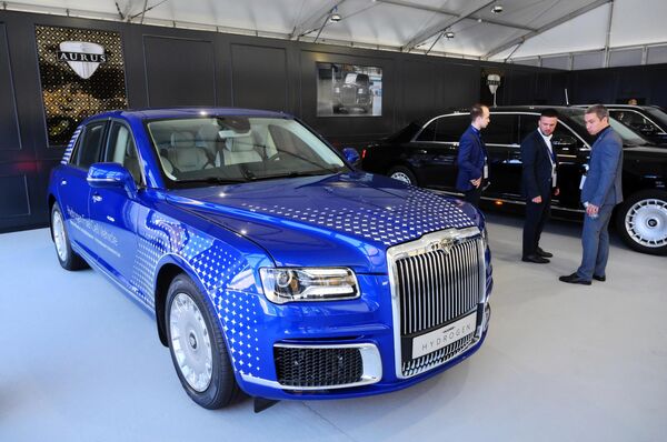 خودرو &quot;اوروس هیدروژن&quot; در مجمع اقتصادی بین المللی سن پترزبورگ - اسپوتنیک ایران  