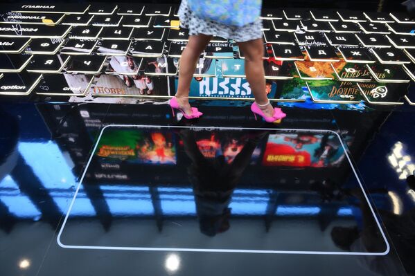 یک خانم شرکت کننده در مجمع اقتصادی بین المللی سن پترزبورگ - اسپوتنیک ایران  