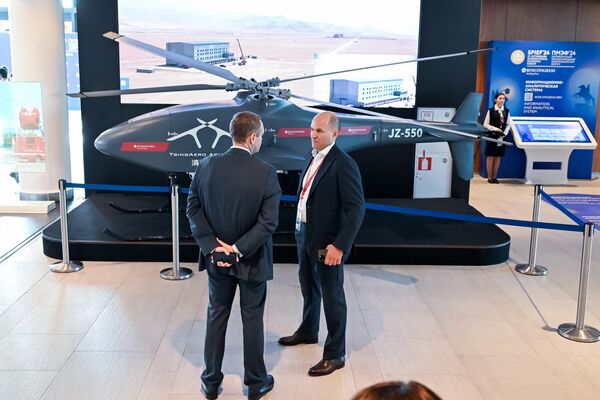 هلیکوپتر بدون سرنشین JZ-550 ، ساخت شرکت چینی Tsingaero Armamen در مجمع اقتصادی بین المللی سن پترزبورگ - اسپوتنیک ایران  