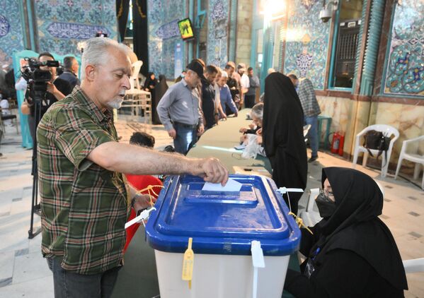 شعبه اخذ رأی در انتخابات ریاست جمهوری در ایران. - اسپوتنیک ایران  