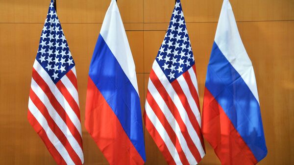 Государственные флаги России и США - اسپوتنیک ایران  