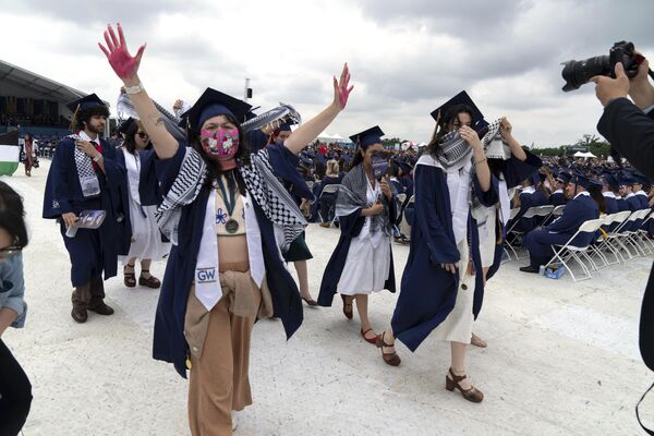 دانشجویان دانشگاه جورج واشنگتن در تظاهرات حمایت از فلسطین. - اسپوتنیک ایران  