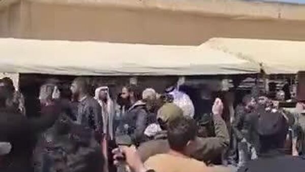 پس از حملات اخیر اسرائیل هزاران نفر از مردم ناوه در شهر درعا در سوریه تظاهرات بپا کردند - اسپوتنیک ایران  