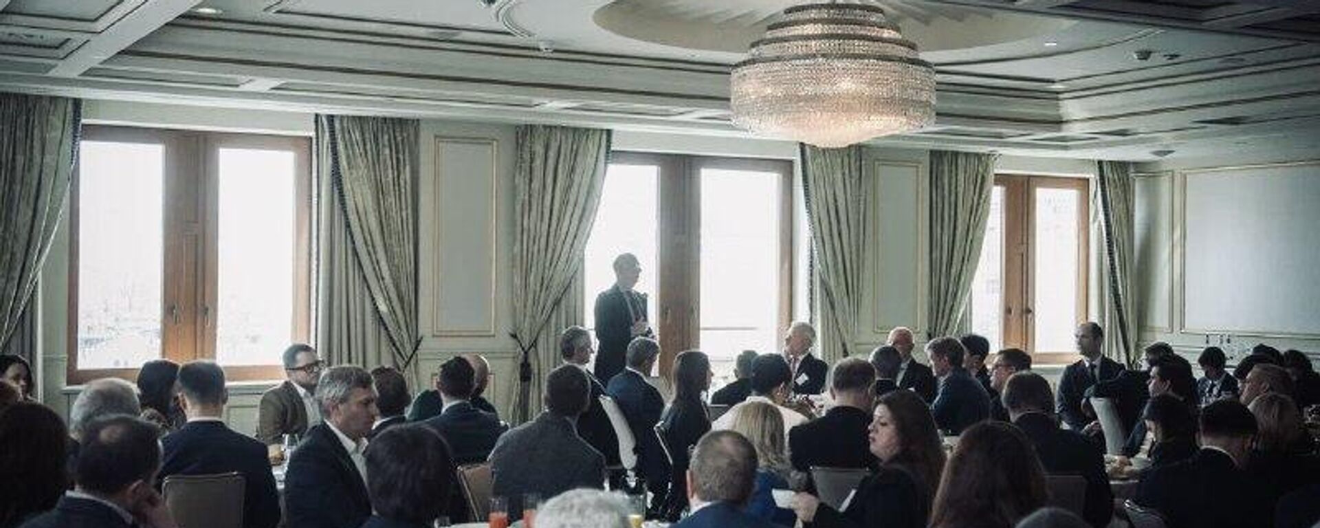 مدیر عامل صندوق سرمایه‌گذاری مستقیم روسیه از دیدار با اعضای اتاق بازرگانی آمریکا خبر داد - اسپوتنیک ایران  , 1920, 09.04.2025